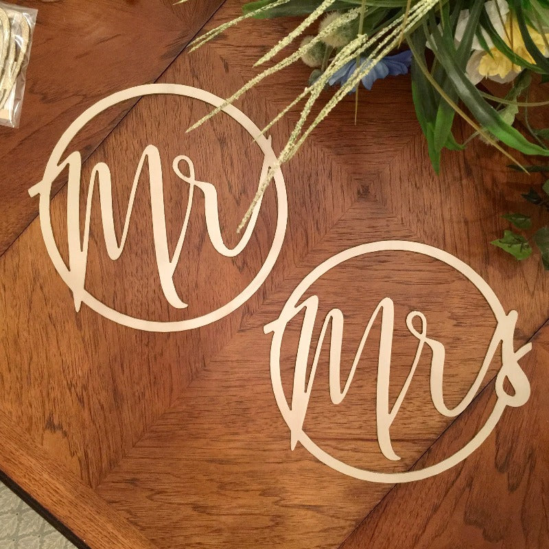 Mr. & Mrs. Round Signs